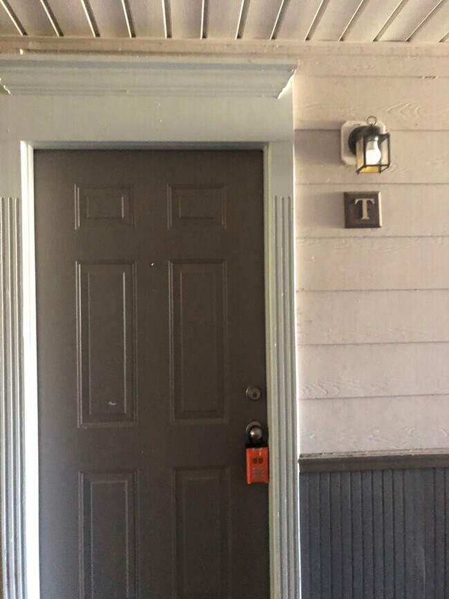 1020 River Haven Cir-Unit -Apartment T in Charleston, SC - Building Photo - Building Photo