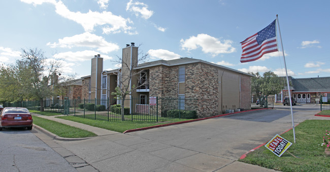 Westchase Apartment Homes in Fort Worth, TX - Building Photo - Building Photo