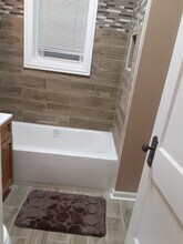 2233 S Hamlin Ave, Unit 2 in Chicago, IL - Building Photo - Building Photo