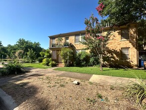 3210 Hemphill Park in Austin, TX - Building Photo - Building Photo