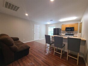 1 Lake Forest Ct in Conroe, TX - Building Photo - Building Photo