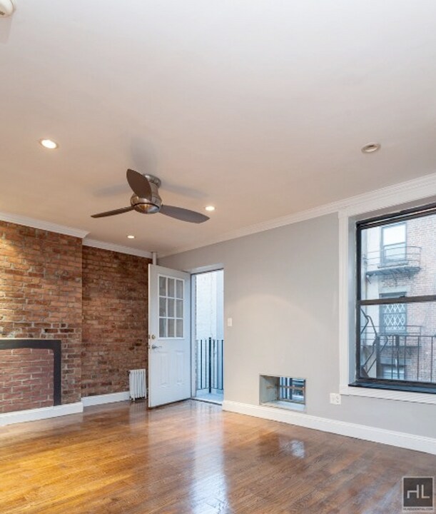 AVE A in New York, NY - Building Photo