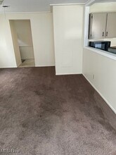 669 Eastland Rd in Berea, OH - Building Photo - Building Photo