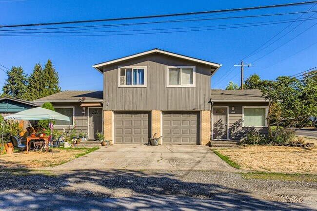 5139 SE Tolman St in Portland, OR - Building Photo - Building Photo