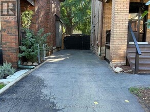 203 Fairleigh Ave S in Hamilton, ON - Building Photo - Building Photo