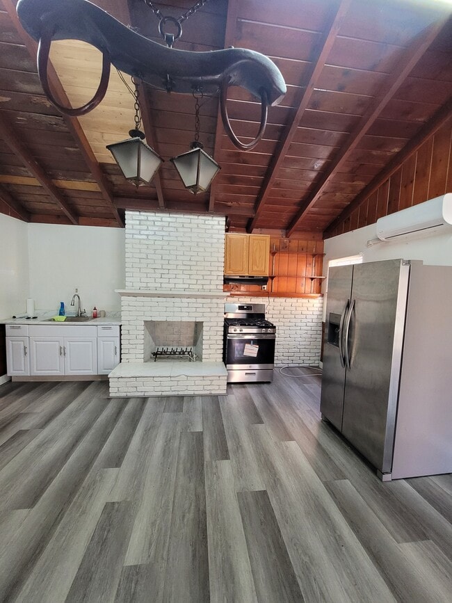 property at 10916 Acacia Ave