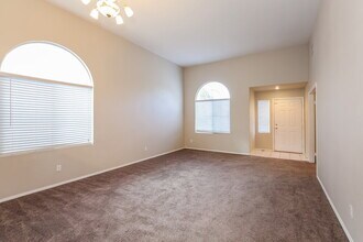 5991 Halehaven Dr in Las Vegas, NV - Building Photo - Building Photo
