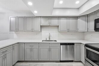 48 Matador Ln in Davie, FL - Building Photo - Building Photo