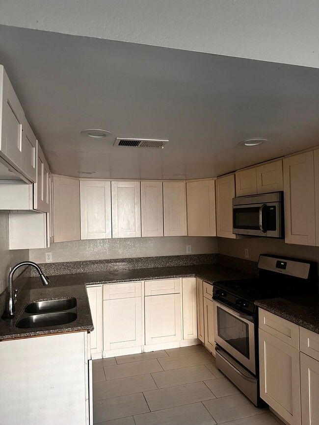 3600 Ashe Rd in Bakersfield, CA - Building Photo - Building Photo