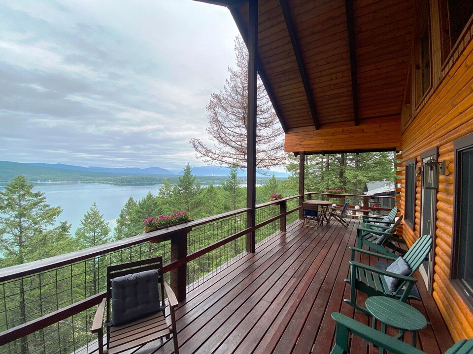 1375 Lion Mountain Dr in Whitefish, MT - Building Photo