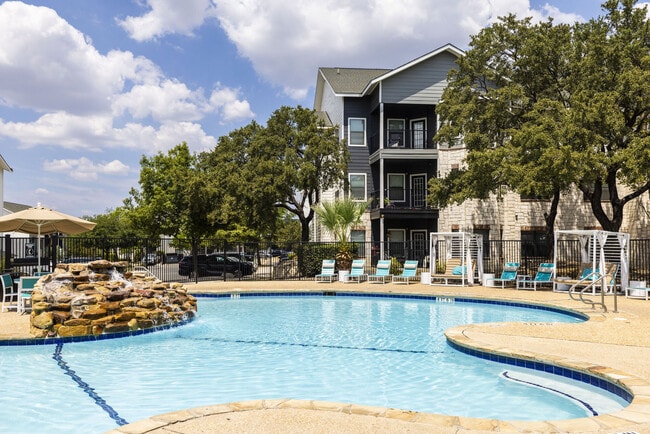 The Legend in San Antonio, TX - Foto de edificio - Building Photo