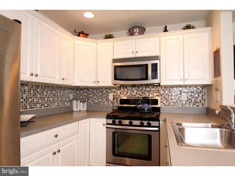 278 Flagstone Rd in Chester Springs, PA - Building Photo