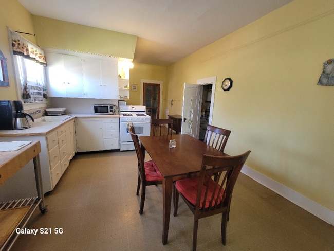 700 W 13th St in The Dalles, OR - Building Photo - Building Photo