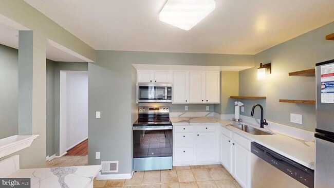 8551 Braxted Ln in Manassas, VA - Building Photo - Building Photo