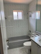 7230 W 34th Ct in Hialeah, FL - Building Photo - Building Photo
