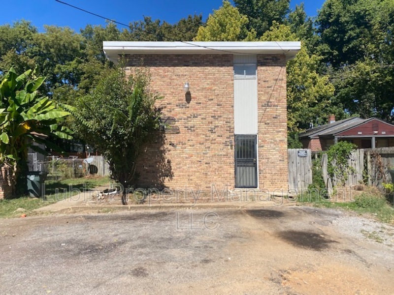 2086 Hubert Ave in Memphis, TN - Foto de edificio