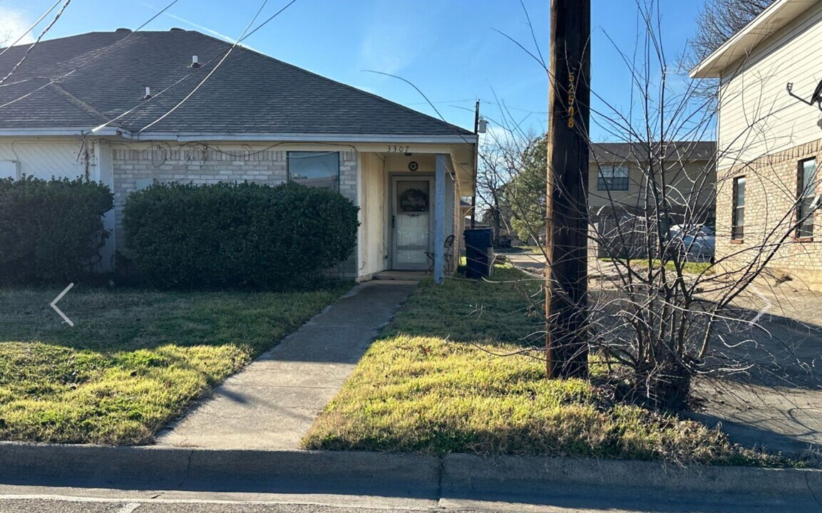 3307 Fallmeadow St in Denton, TX - Building Photo