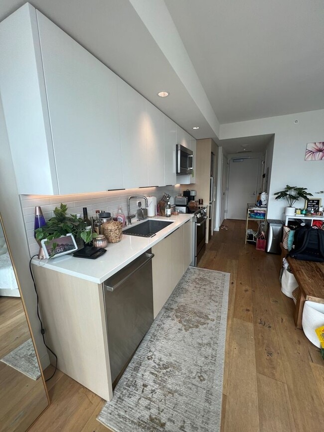 property at 1001 Queen St