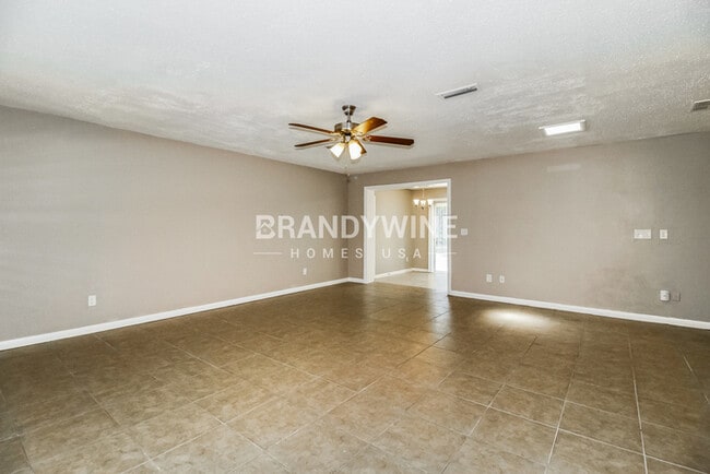 3221 Thistle Hill Dr in Aloma, FL - Building Photo - Building Photo