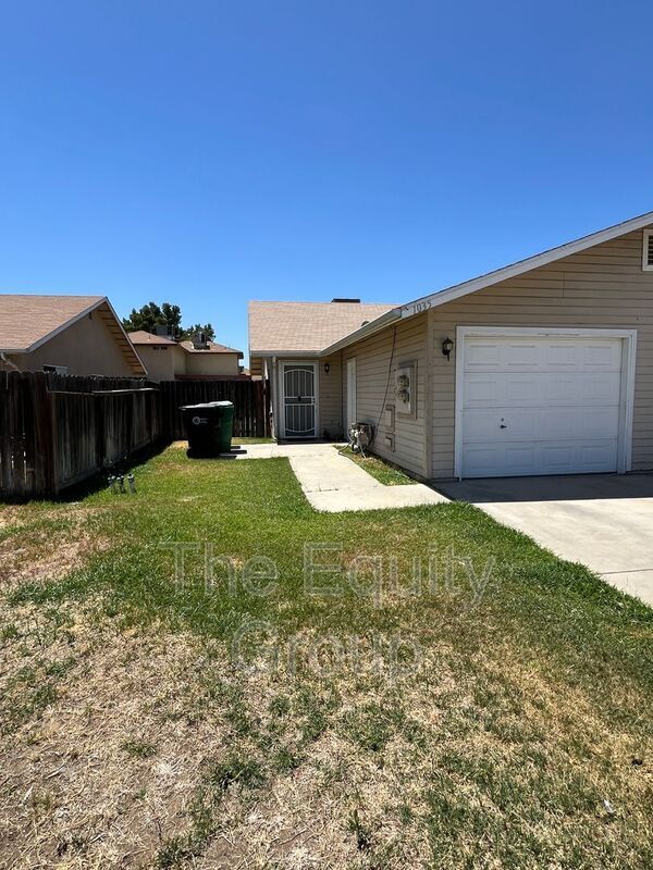 property at 1035 N Wisconsin Way