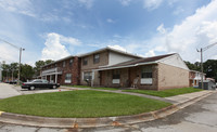 Clearview Townhouses in Jacksonville, FL - Building Photo - Building Photo