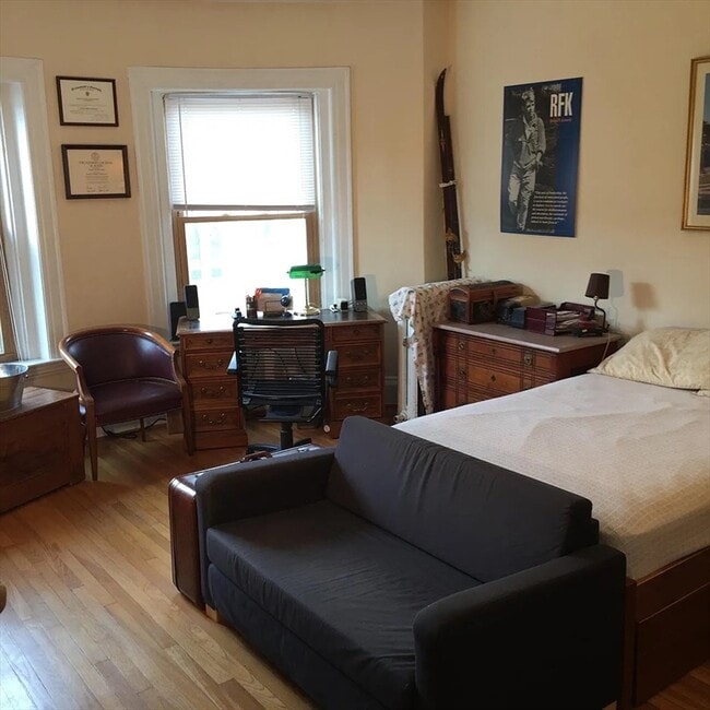 property at 1091 Boylston St