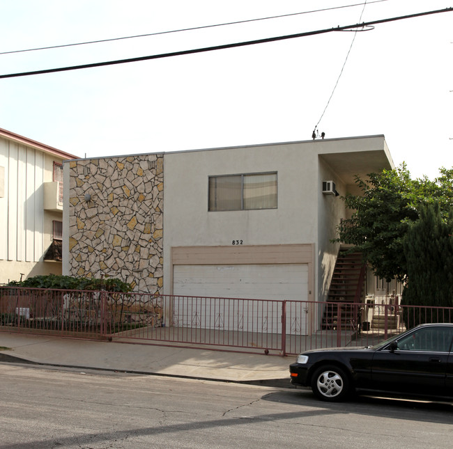 832 Beaudry Ave in Los Angeles, CA - Foto de edificio - Building Photo