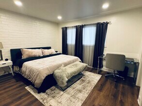 7560 Hollywood Blvd, Unit #101 in Los Angeles, CA - Building Photo - Building Photo