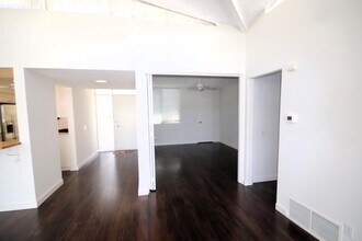 2364 S Sky View Dr in Palm Springs, CA - Building Photo - Building Photo