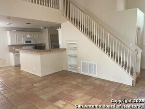 7 Pembroke Ln in San Antonio, TX - Building Photo - Building Photo