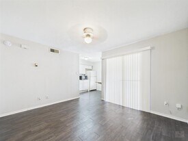 1840 Burton Dr in Austin, TX - Building Photo