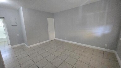 1012 NW 2nd Ave in Hallandale Beach, FL - Building Photo - Building Photo