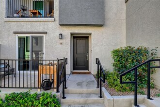 2824 Copper Wind Ln in Las Vegas, NV - Building Photo - Building Photo