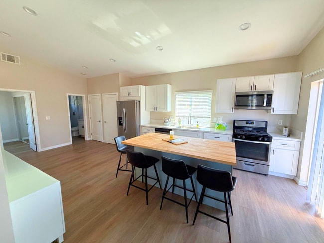 5007 La Dorna St in San Diego, CA - Building Photo - Building Photo