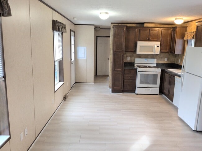 106 Pine Grove Dr in Troy, NY - Building Photo - Building Photo