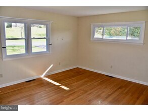 911 Grings Hill Rd in Sinking Spring, PA - Building Photo - Building Photo