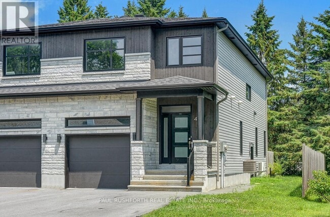 property at 41 Bank St