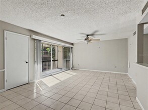 598 Orange Dr in Altamonte Springs, FL - Building Photo - Building Photo