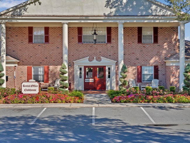 Carlton Arms Of Ocala in Ocala, FL - Building Photo - Building Photo