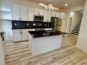 1118 Goettman St, Unit 1 in Pittsburgh, PA - Building Photo - Building Photo