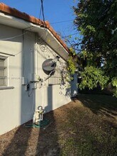 3924 Hayes St in Hollywood, FL - Building Photo - Building Photo