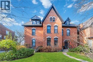 80 East Avenue S in Hamilton, ON - Building Photo