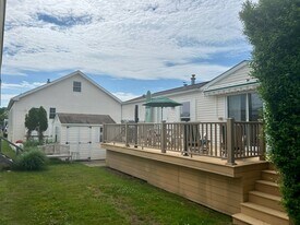100 Deforest Rd in Montauk, NY - Building Photo
