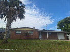 605 Key Largo Dr S in Titusville, FL - Building Photo