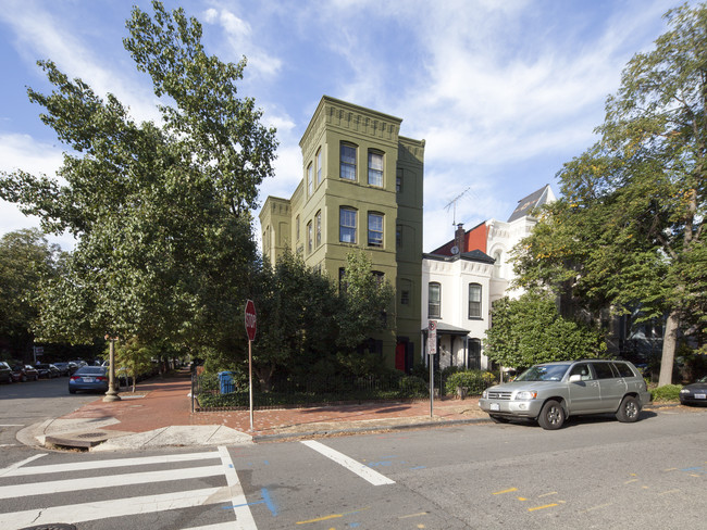 330 5th St SE in Washington, DC - Foto de edificio - Building Photo