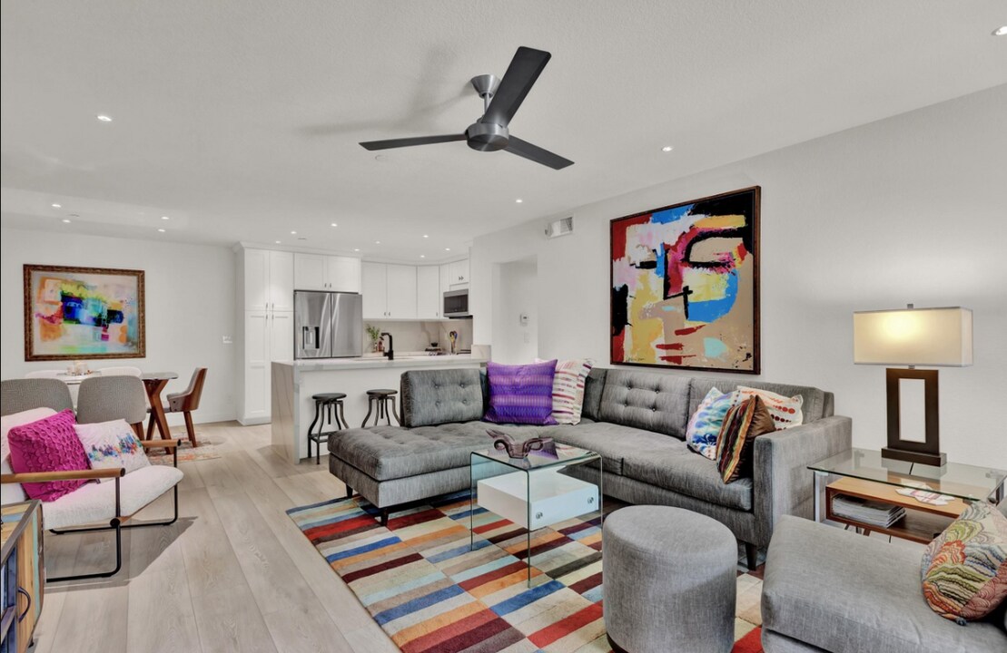 750 State St in San Diego, CA - Building Photo