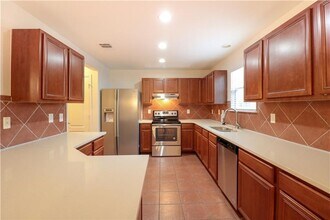 6821 Derby Downs Dr in Austin, TX - Building Photo - Building Photo