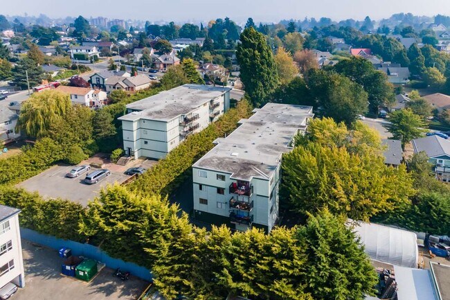 788-790 Dominion Rd in Victoria, BC - Building Photo - Building Photo