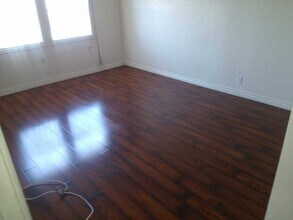 1041 W Reeve St, Unit 3 in Compton, CA - Building Photo - Building Photo