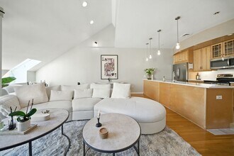 145 St Botolph St in Boston, MA - Building Photo - Building Photo